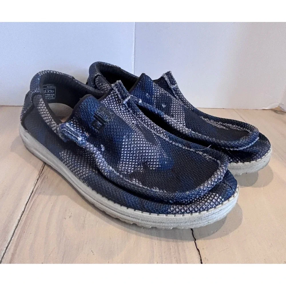 Hey Dude Wally Illusion Mens Blue Camo Knit Loafers Shoes Size 8 110067039
